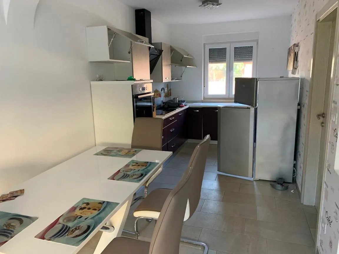 Lovely Fazana Apartments 400M From The Sea