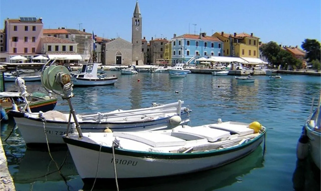 Lovely Fazana Apartments 400M From The Sea