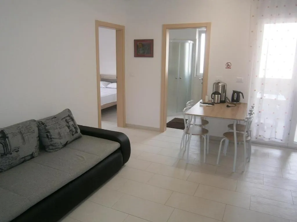Lovely Fazana Apartments 400M From The Sea