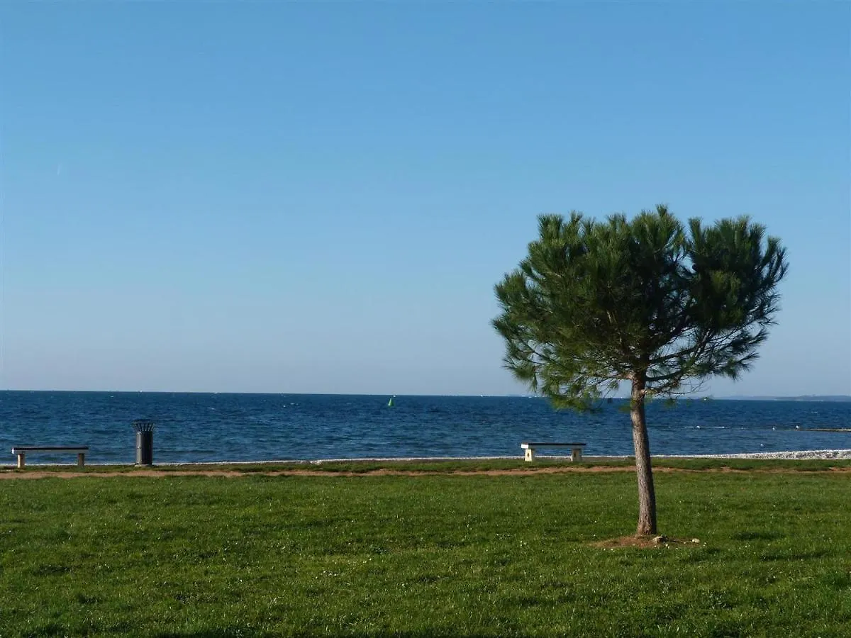 Lovely Fazana Apartments 400M From The Sea