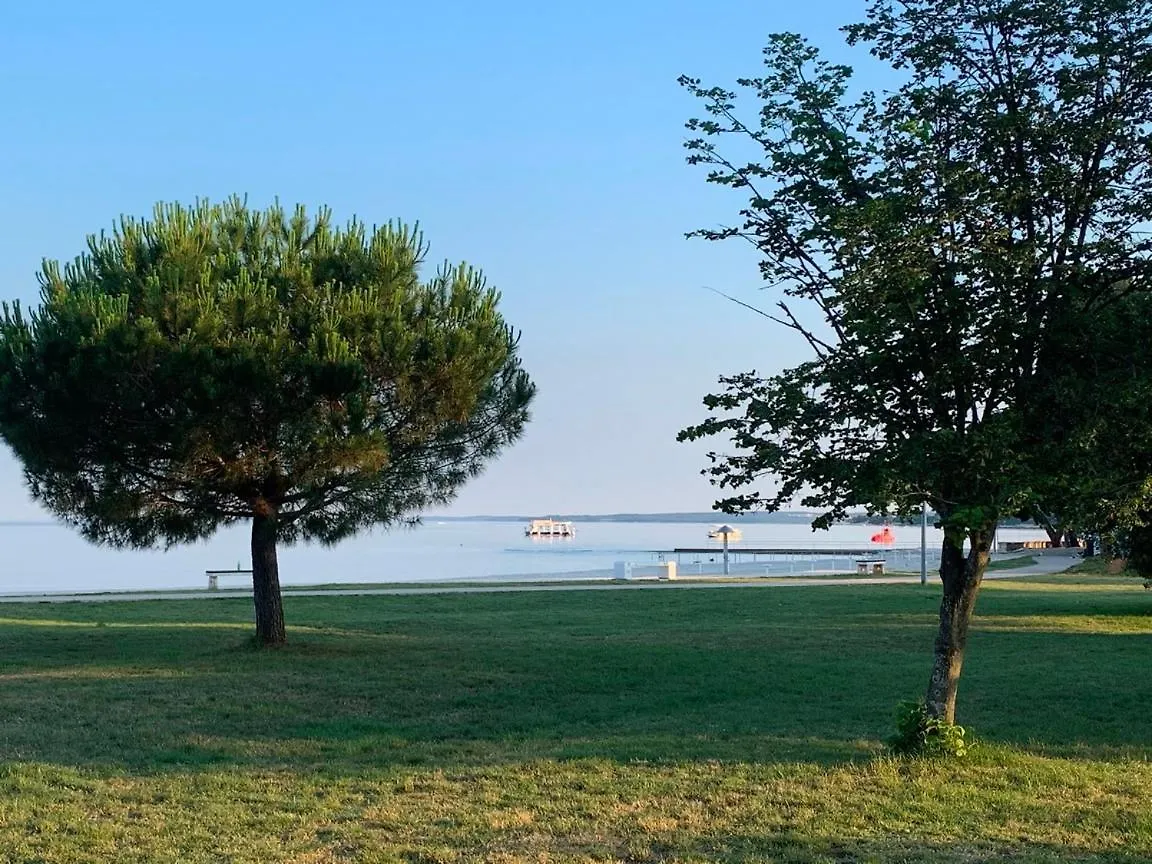 Lovely Fazana Apartments 400M From The Sea 0*,