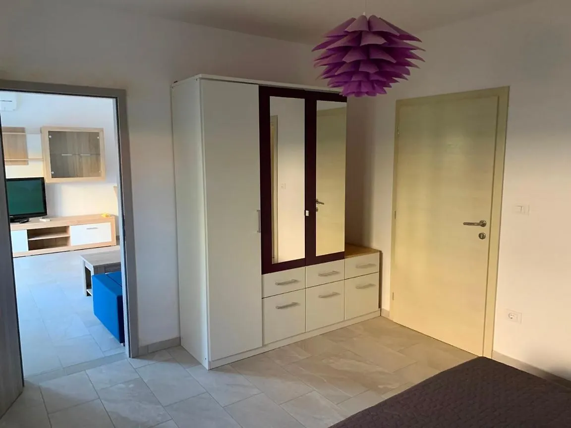 Lovely Fazana Apartments 400M From The Sea